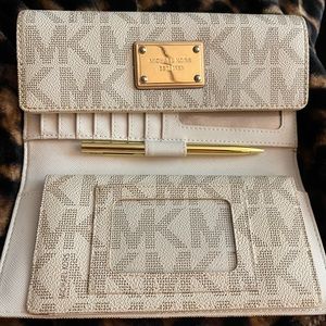 Used Michael Kors wallet